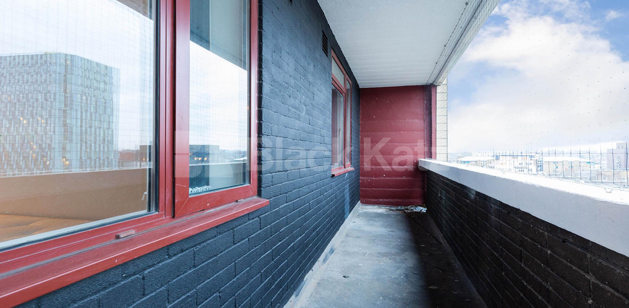 			NEWLY RENOVATED, 3 Bedroom, 1 bath, 1 reception Apartment			 Collier Street, KINGS CROSS / ISLINGTON